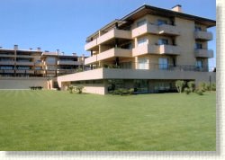 1st and 3rd floor (top floor) apartment with 3 balconies/terraces each overlooking Golf course towards the sea